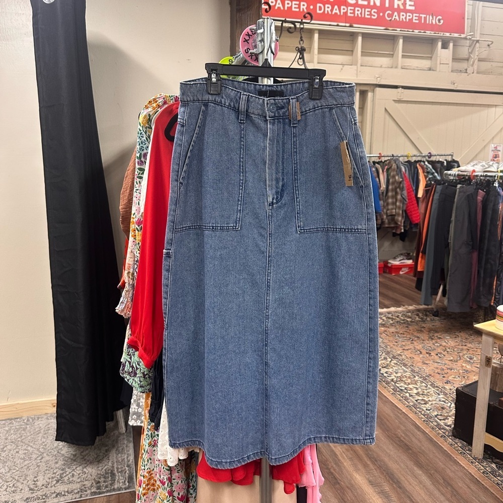 Vans medium wash denim long skirt size 26
